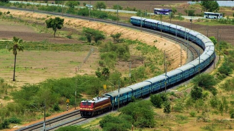 trains 1740730796325 1740730796589