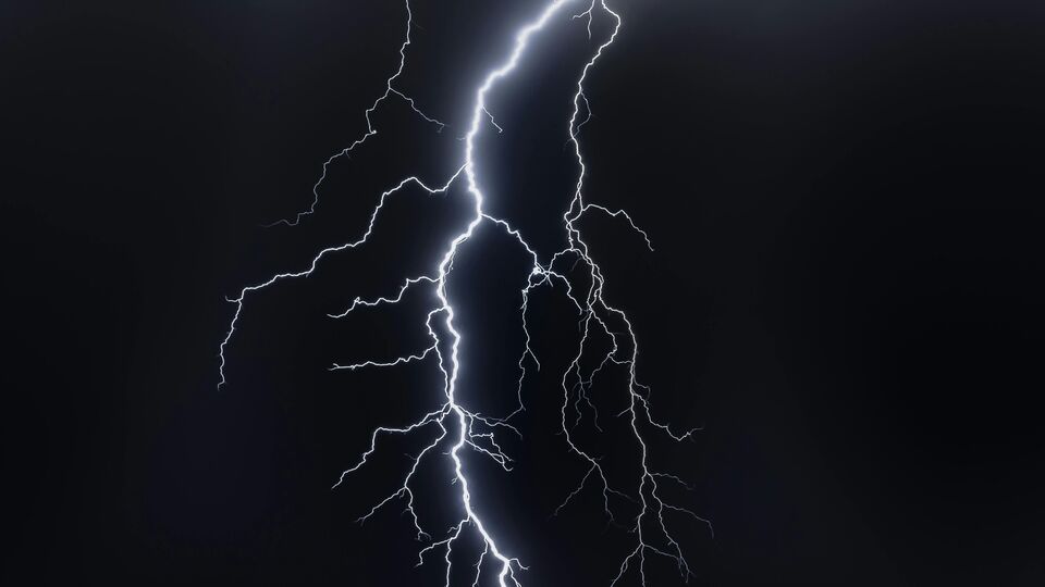lightning 1749730895470 1749730895730